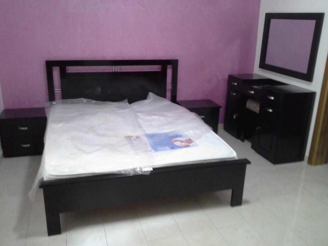 A Vendre Lit Double Et Armoire